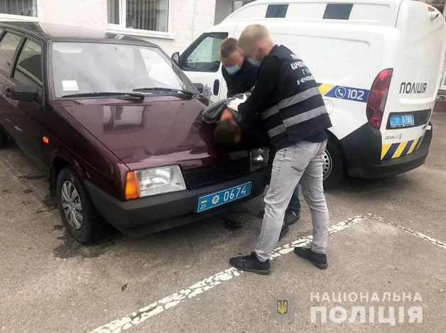 В Чернигове мужчина изнасиловал школьницу в туалете популярного ресторана