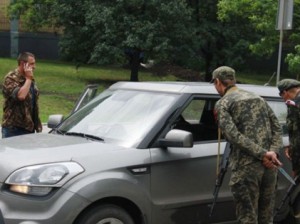 Под Красным Лучом боевики «отжали» БМВ у предпринимателя