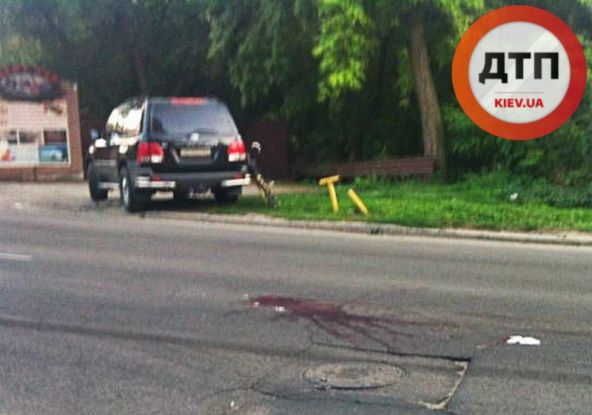 ЖУТКОЕ ВЕЛО-ДТП В ДНЕПРОПЕТРОВСКЕ: ВЕЛОСИПЕДИСТ СБИЛ ПЕШЕХОДА. МУЖЧИНА С РАЗДАВЛЕННОЙ ГОЛОВОЙ В РЕАНИМАЦИИ