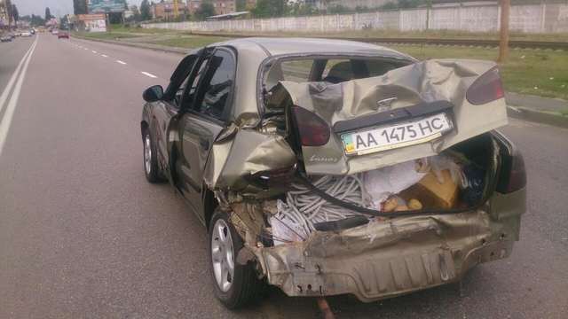 "Тыкала ф*ки и бросалась на людей": в сети раскрыли подробности пьяного ДТП под Киевом