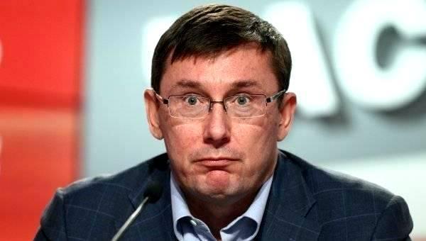 Луценко хочет отобрать у Ахметова 10000 вагонов порожняка