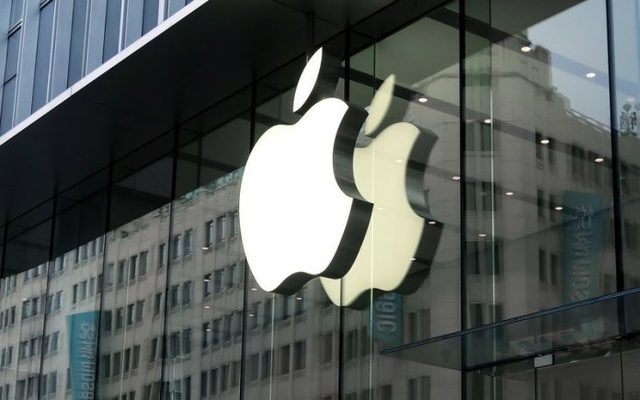 Доход Apple снизился впервые за 15 лет