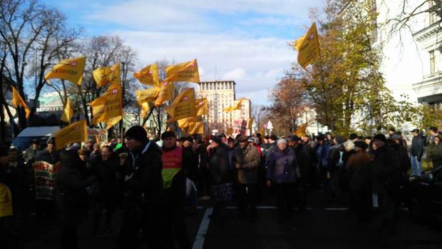 В Киеве вкладчики банка "Михайловский" опять перекрыли Крещатик