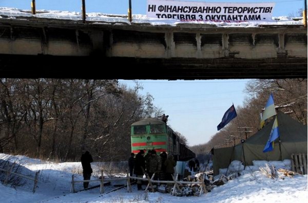 У Авакова запугивают уголовными делами ветеранов АТО за блокаду торговли с Донбассом