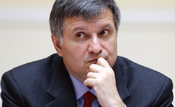 Аваков задекларировал фирмы на Кипре, акции "Металлиста" и сбережения в банках