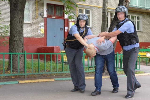 В Петербурге полиция и ФСБ задержали подозреваемых в нападении на лейтенанта спецсвязи из Марий Эл