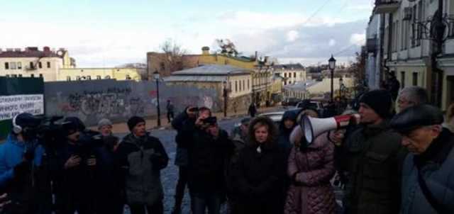 В Киеве остановили строительство отеля Аднана Кивана