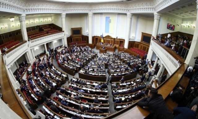 Рада ликвидировала “площадки Яценко” в первом чтении