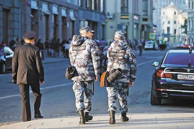 Росгвардейцы нашли полкилограмма марихуаны в сумке доставщика еды