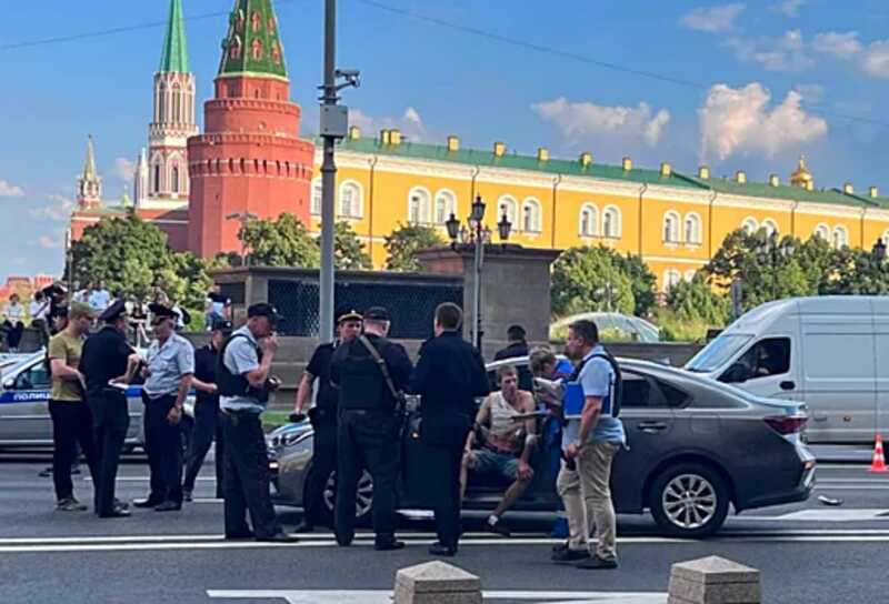 Полицейские поймали мужчину, стрелявшего у Кремля