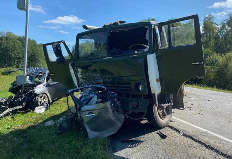 Две женщины погибли в ДТП с КамАЗом под Новосибирском