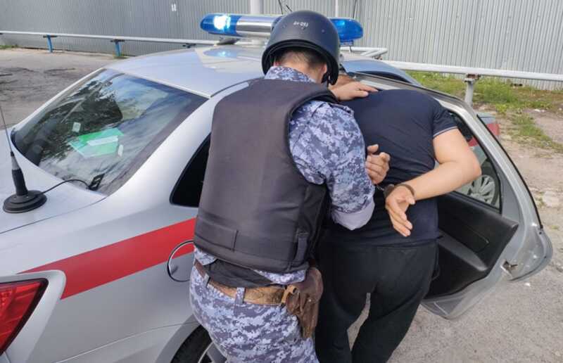 Росгвардейцы задержали мужчину по подозрению в угоне автомобиля каршеринга на юго-востоке Москвы