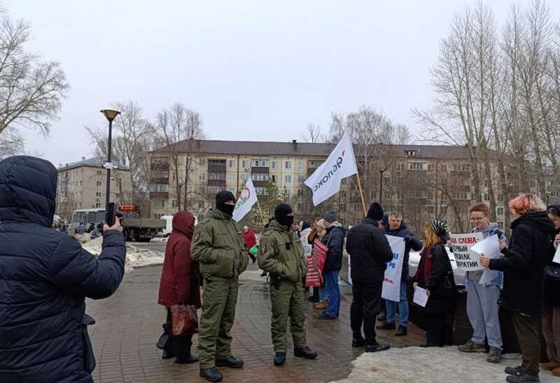 В Казани прошел массовый пикет в поддержку свободы слова