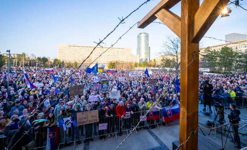 Протесты в Словакии: граждане требуют отставки премьер-министра Роберта Фицо