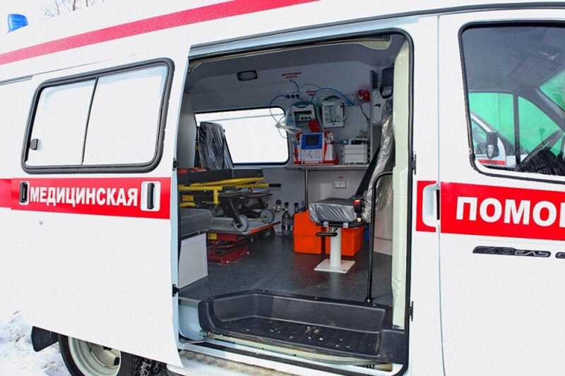 Полиция устанавливает причины падения девочки из окна в Югре