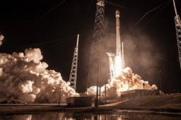 SpaceX запустит "вселенский" Wi-Fi: дата изменилась